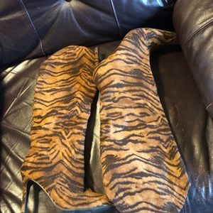 Chinese Laundry animal print boots size 6.  Worn twice.  Made in China.